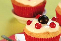 Lire la suite à propos de l’article Cupcakes aux myrtilles et groseilles