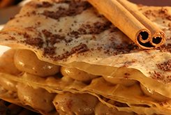 Lire la suite à propos de l’article Millefeuille croustillant café et cannelle