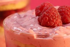 Lire la suite à propos de l’article Tiramisu rose à la framboise