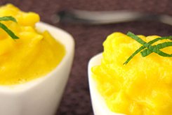 Lire la suite à propos de l’article Petits pots de glace à la mangue